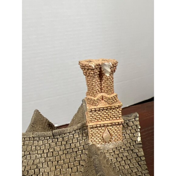 David Winter Cottages "Queen Elizabeth Slept Here" Handcrafted 1987 Collectible - Picture 3 of 5